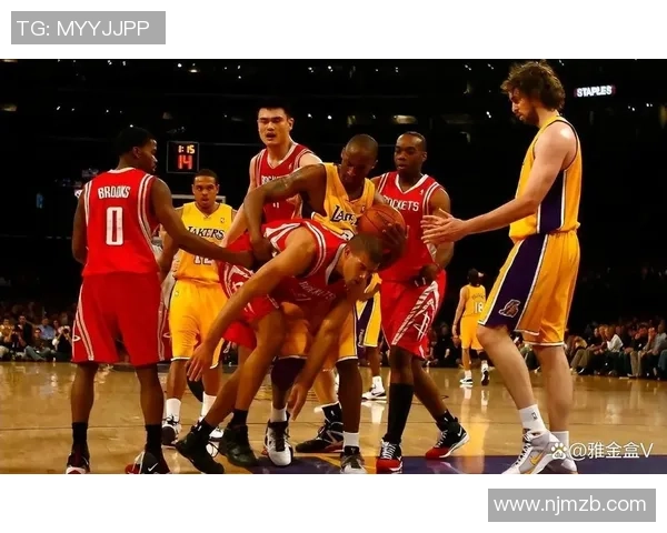 詹姆斯与姚明身高对比探讨篮球运动员身高对比赛的影响与意义